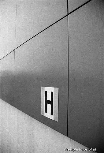 Architektura nowoczesna, hydrant, miasto