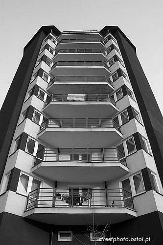 Architektura nowoczesna, Kraków, blok mieszkalny