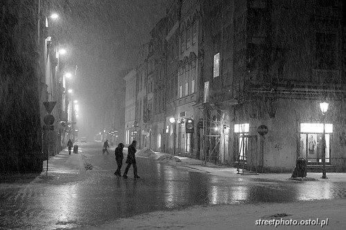 Śnieżyca w Krakowie, Floriańska, fotografia nocna, Kraków zimą.