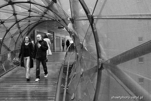 Manchester. Architektura nowoczesna. Ulica w centrum miasta. Longridge - kładka
