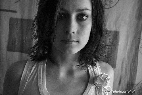 Sylwia. Portret brunetki.