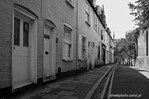 Cambridge - Stara wąska uliczka.