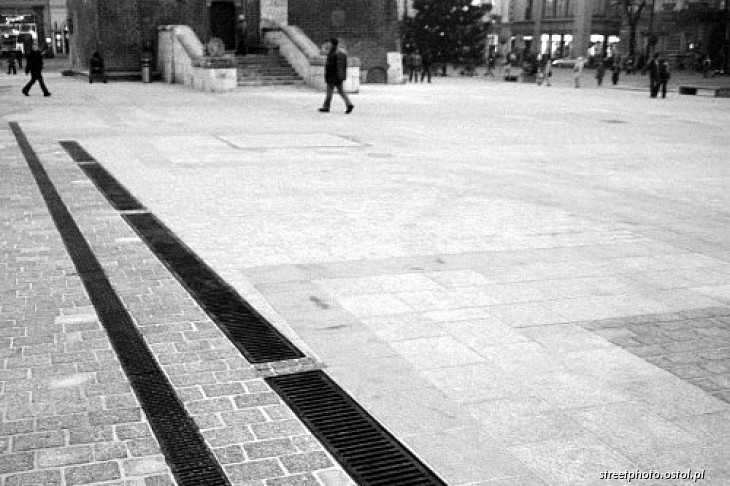 Rynek Główny o poranku. Kraków. Postacie