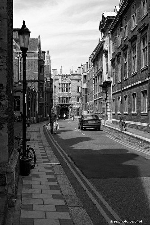 Cambridge - Zabytkowa ulica, architektura, pejzaż miejski, fotografia krajoznawcza